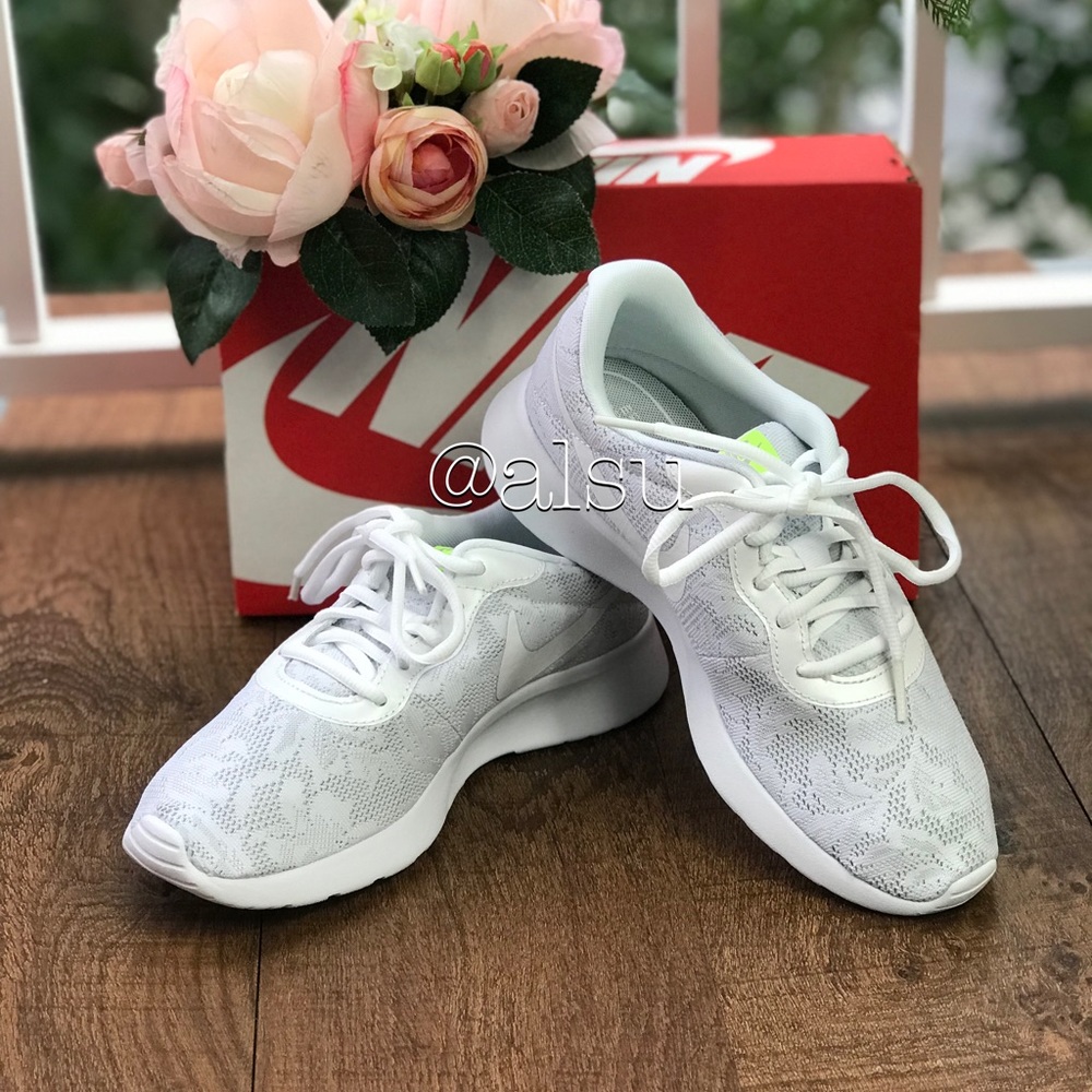 NWT Nike Tanjun ENG White WMNS - Picture 5 of 6